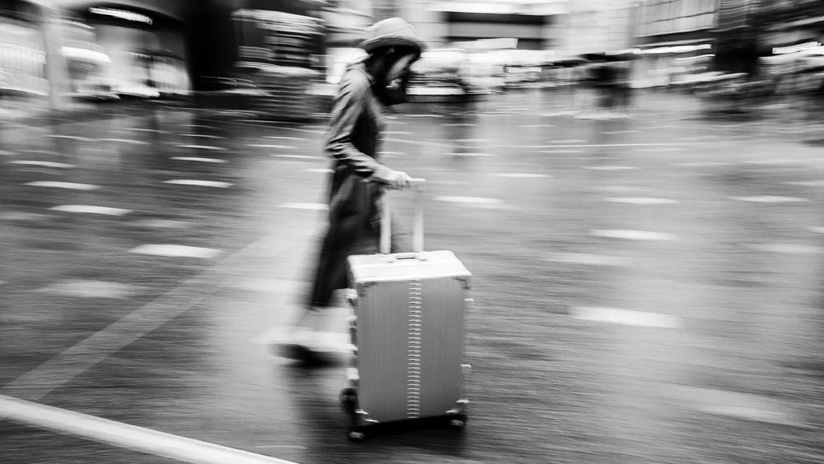 The 30-Inch Aluminum Check-In Case: A Guide to Large-Scale Travel Gear