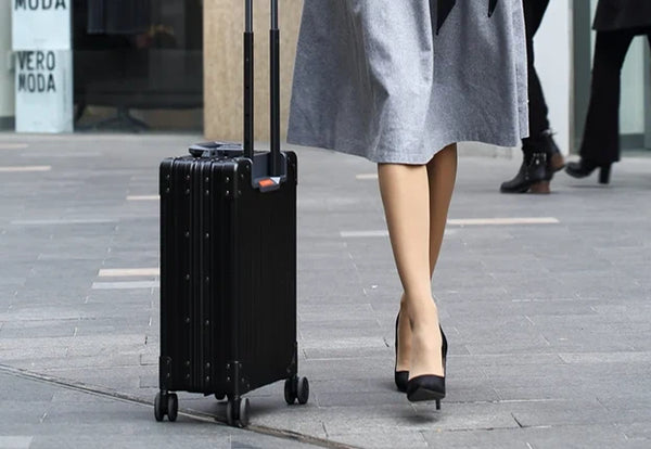 Aluminum Spinner Luggage: Navigate Airports with Greater Ease