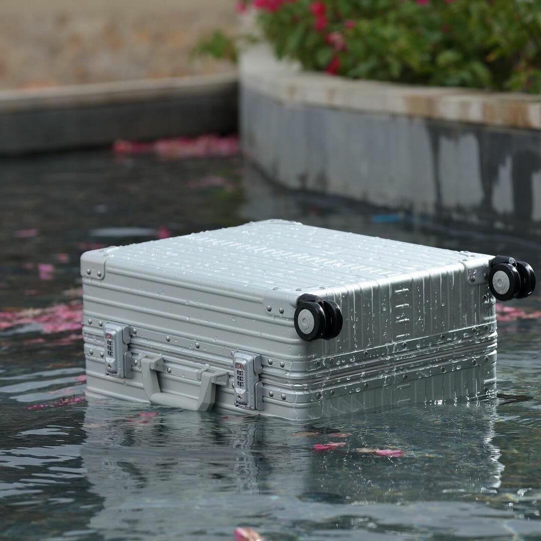 8 Advantages of Choosing an Aluminum Carry-On
