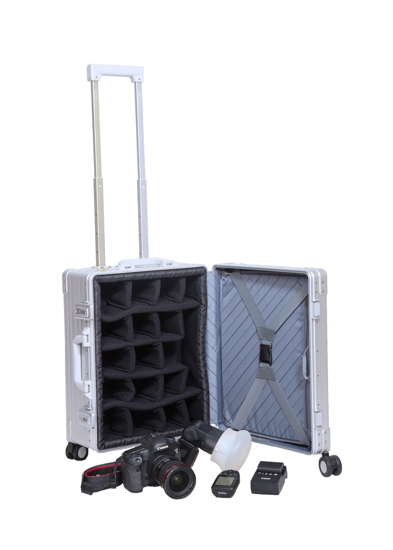 26 inch Aluminum suitcase with garment bag trunk style|||||26 inch Aluminum suitcase with garment bag trunk style|the suiter luggage opened showing garment bag