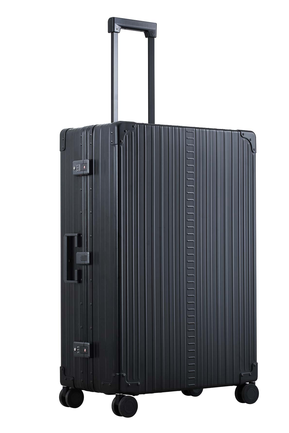 Black-32-inch-aluimunm-checked-bag|The black onyx ALEON 32″ Macro Plus glides smoothly through an airport terminal, its high-performance wheels designed for quiet and stable movement. The ergonomic telescoping handle ensures comfortable handling, even in bustling travel environments.|The ALEON 32″ black Macro Plus glides smoothly through an airport terminal, its high-performance wheels designed fo