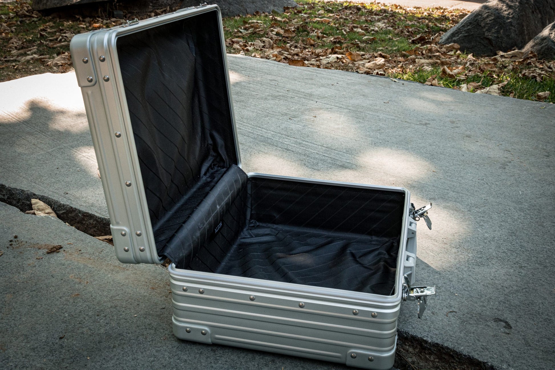 21" Carry-on Style Wide Case