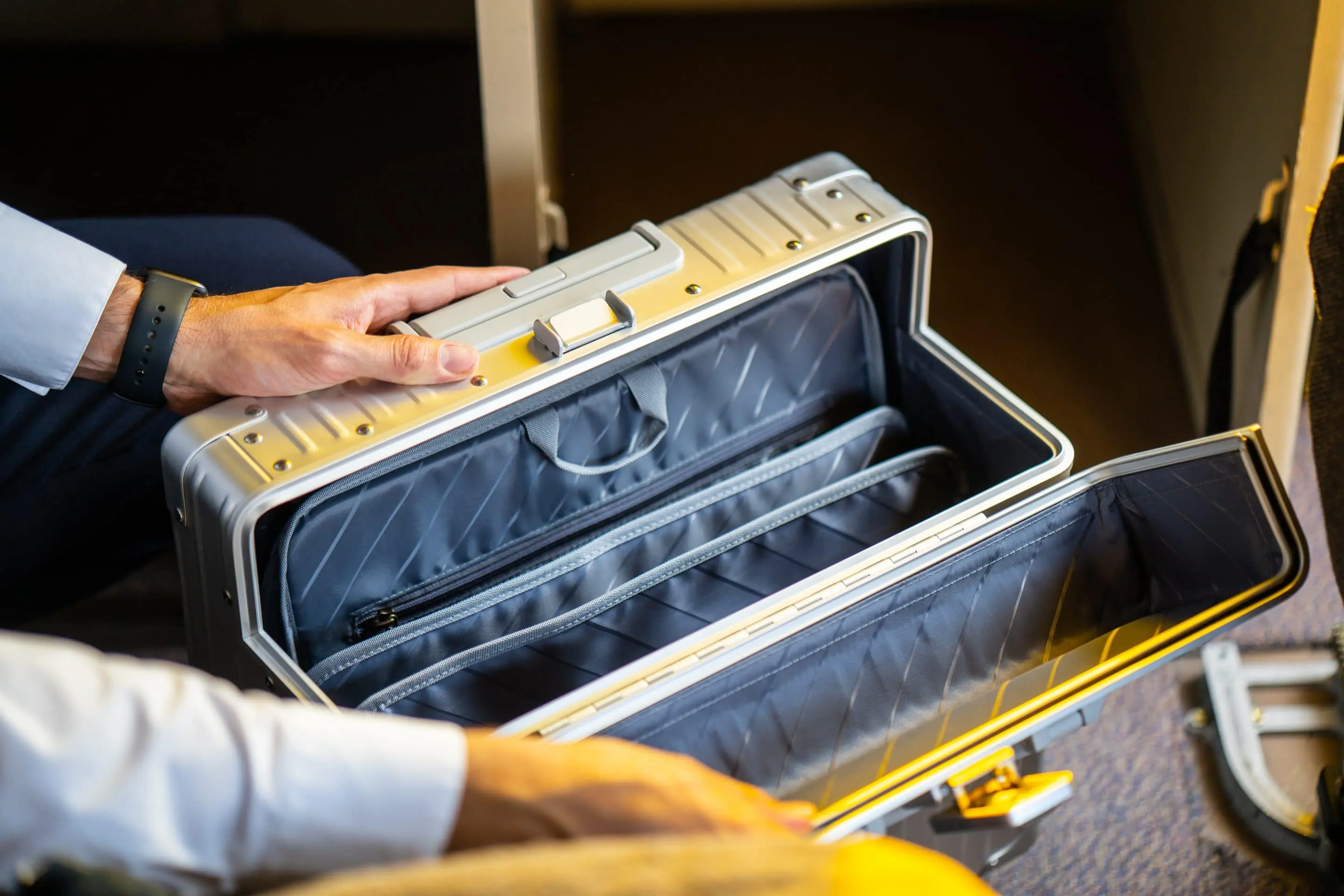 Aluminum Pilots Case open and silver and black