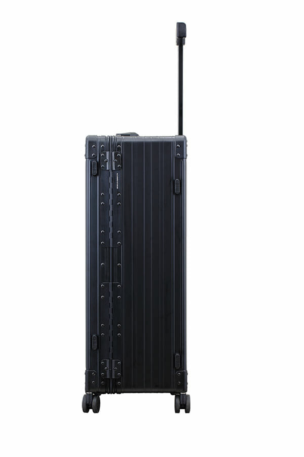 30-Inch-suitcase-harside-in-black-made-with-aluminum