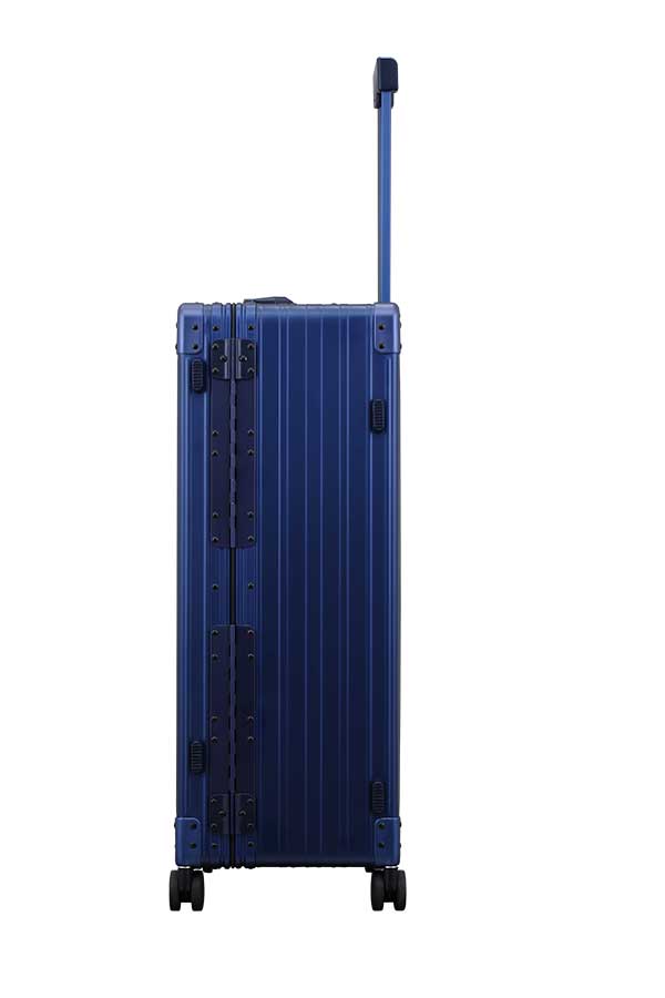 30-Inch-suitcase-harside-in-blue-made-with-aluminum