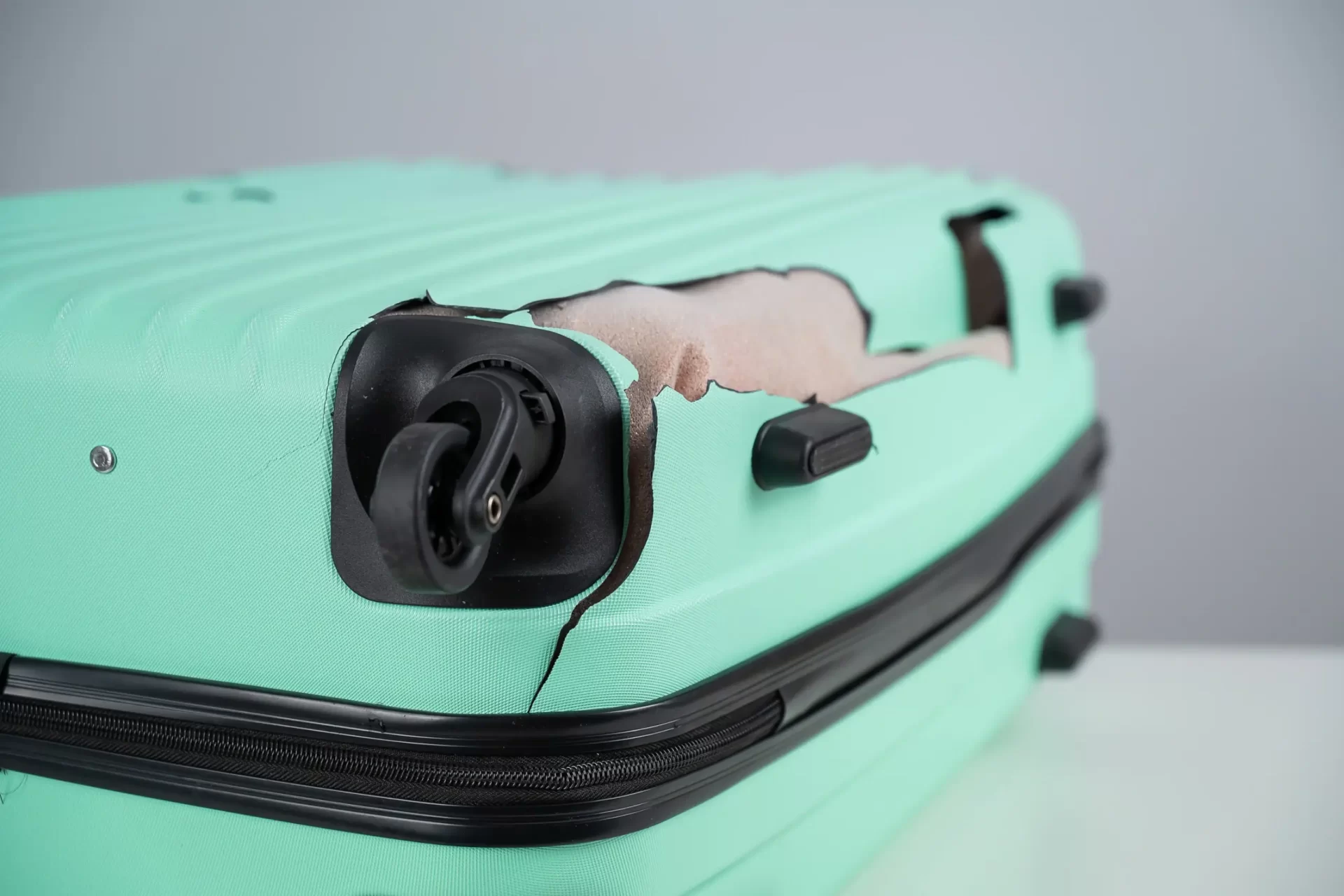 5 Steps to Take When the Airlines Damage Your Luggage ALEON